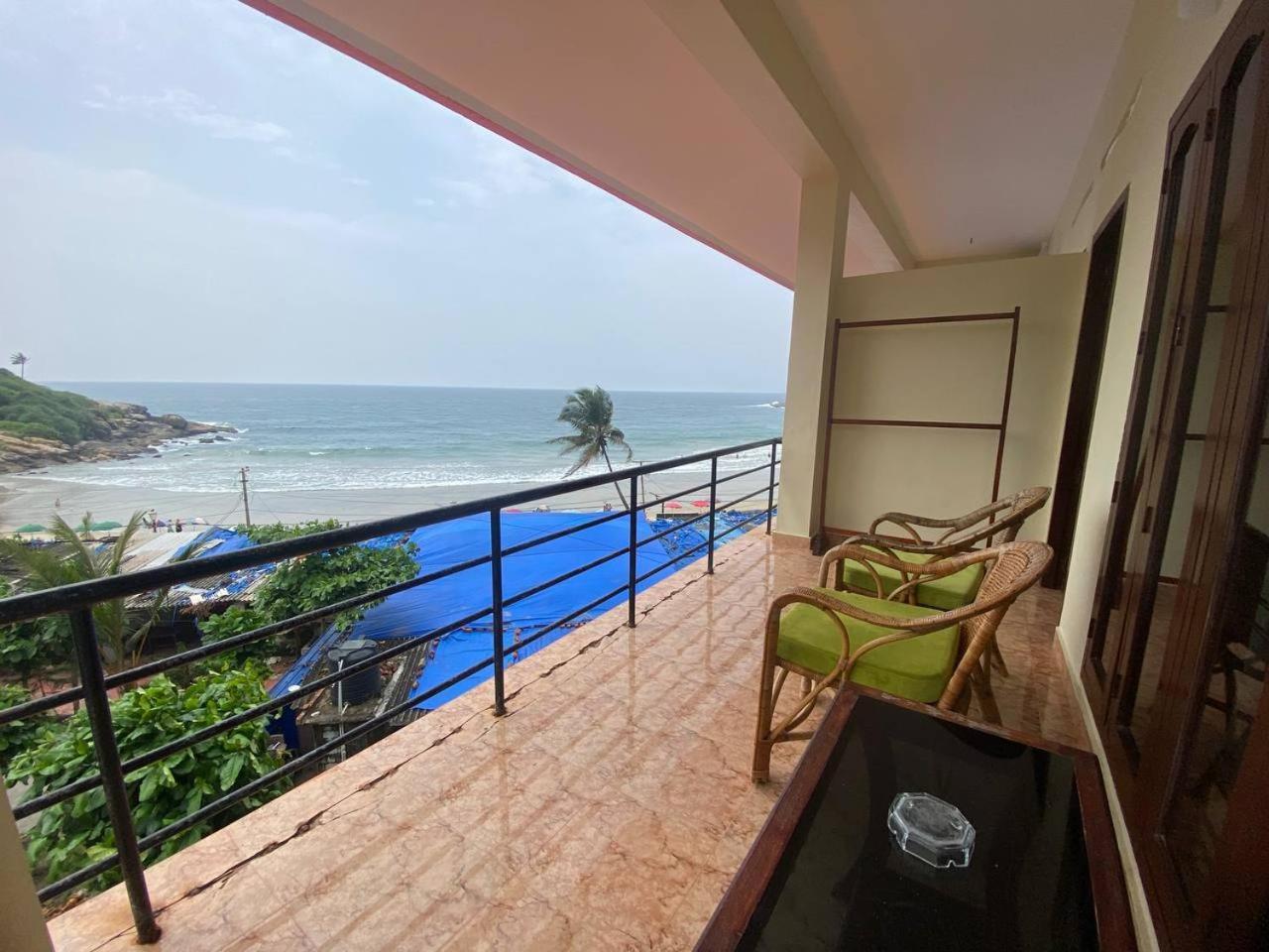 Karma Beach Resort Kovalam Rum bild