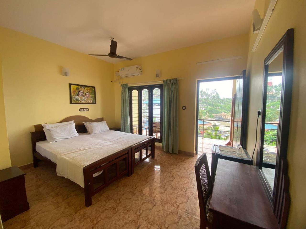 Karma Beach Resort Kovalam Rum bild